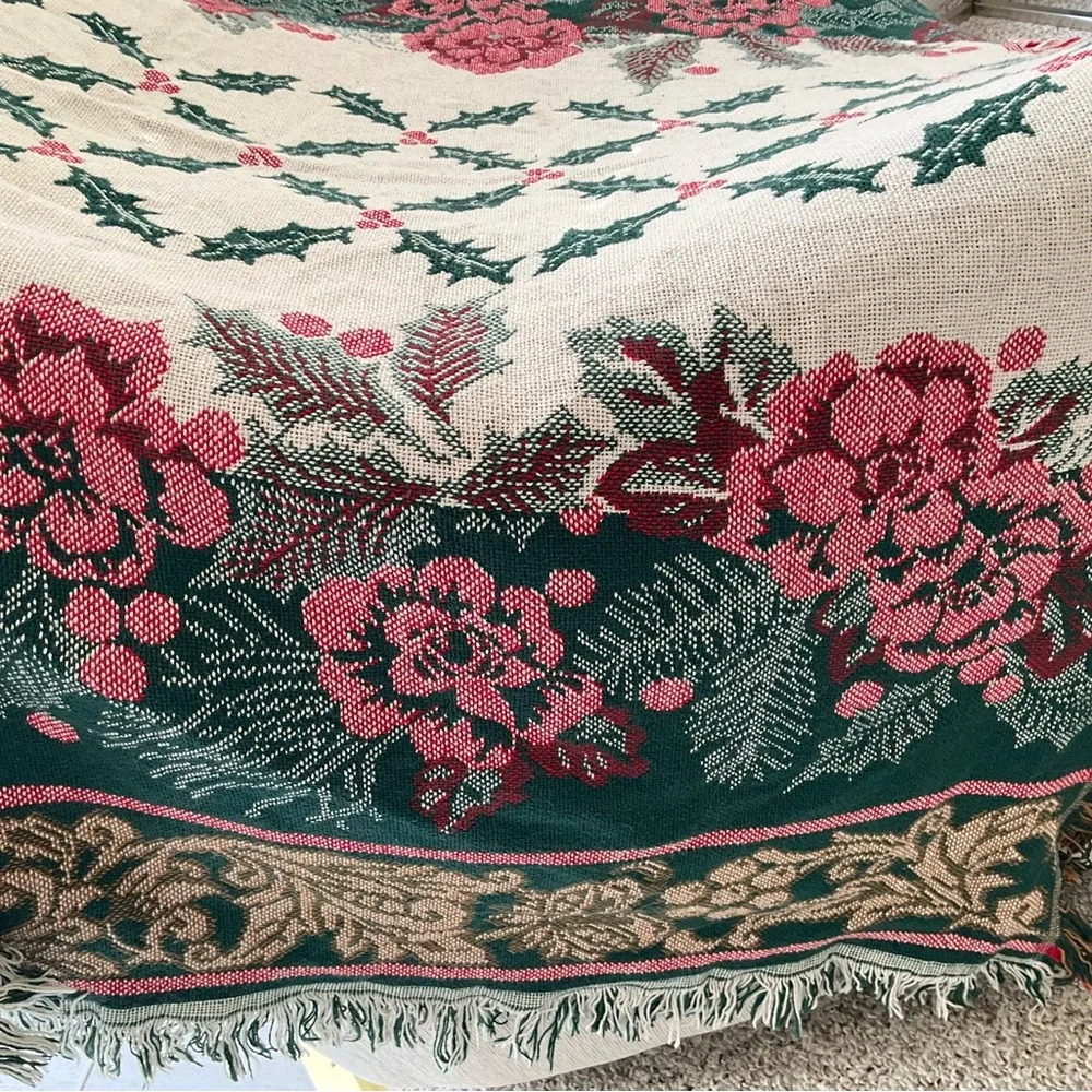 Crown Vintage Holiday Floral Throw Blanket 60x52